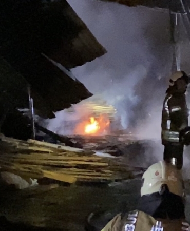 Arnavutköy’deki kereste atölyesinde yangın çıktı: 1 kişi hayatını kaybetti