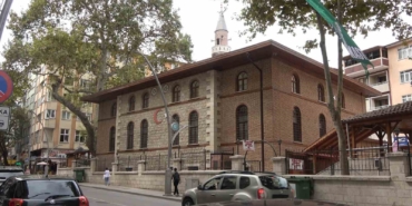 Asırlık çınarların gölgesinde bir miras