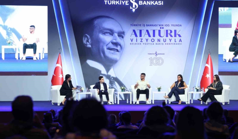 ’Atatürk Vizyonuyla Gelecek Yüzyıla Bakış’ konferansında bilim, spor ve sanat konuşuldu