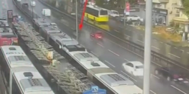 Avcılar’daki metrobüs kazasının güvenlik kamerası görüntüsü ortaya çıktı