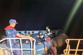 Ayvalık açıklarında 3’ü çocuk 14 düzensiz göçmen yakalandı