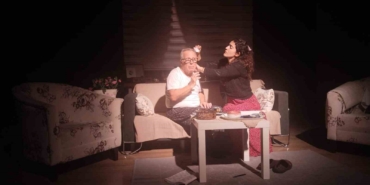 Ayvalık Belediye Tiyatrosu’nun yeni oyunu "Hatırla Ey Peri" tiyatroseverlerden tam not aldı