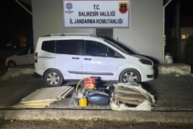 Ayvalık’ta 33 göçmen ve 1 organizatör jandarmadan kaçamadı