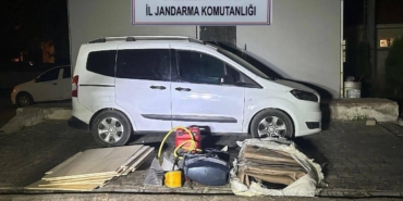 Ayvalık’ta 33 göçmen ve 1 organizatör jandarmadan kaçamadı