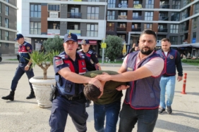 Babasını ’miras’ için öldürüp cesedi baltayla parçalayarak yakıp, dere kenarına gömmüş