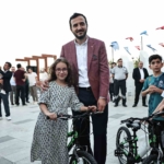 Bağcılar’da okuma yarışmalarında başarılı olan öğrenciler bisikletle ödüllendirildi