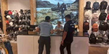 Balıkesir Büyükşehir Zabıtasından okul alışverişi mesaisi