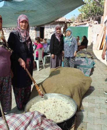 Balıkesir’de çifti hayrı yüzlerce vatandaşı buluşturdu