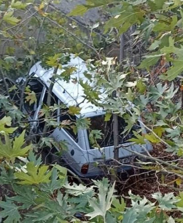 Balıkesir’de otomobil dereye uçtu: 1 yaralı
