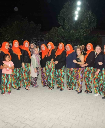 Balıkesir’de şalvarını giyen eğlenceye koştu