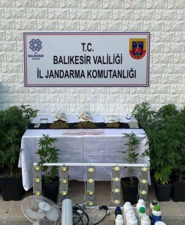 Balıkesir’in 10 ilçesinde kaçakçılık operasyonu