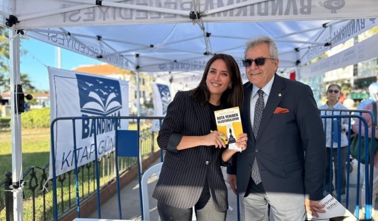 Bandırma Kitap Günleri "Nazım Hikmet" temasıyla coşkuyla devam ediyor