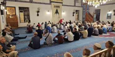 Bandırma’da Mevlid Kandili’nde camiler doldu taştı