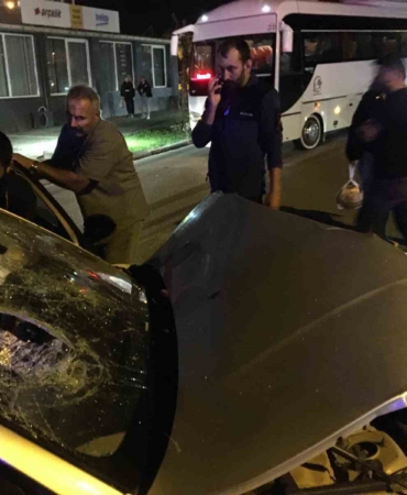 Bandırma’da yola hatalı çıkan araç kazaya sebebiyet verdi: 1 ölü, 2 ağır yaralı