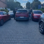 Başakşehir’de iki kadın sürücünün ters yön kavgası kamerada