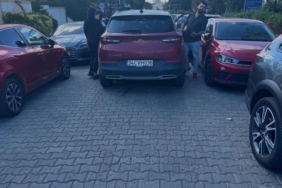 Başakşehir’de iki kadın sürücünün ters yön kavgası kamerada