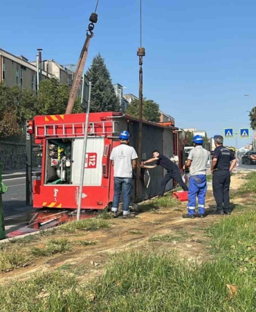 Başakşehir’de yangın ihbarına giden itfaiye aracı kazaya karıştı