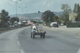 Başıboş at arabasının tehlikeli anları kamerada