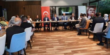 Başkan Aydın muhtarları dinliyor, sıkıntıları bir bir çözüyor