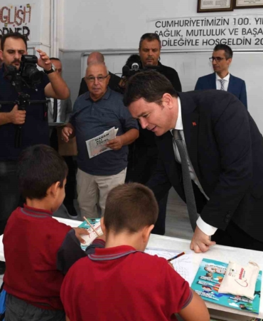 Başkan Aydın’dan öğrencilere ilk ders sürprizi