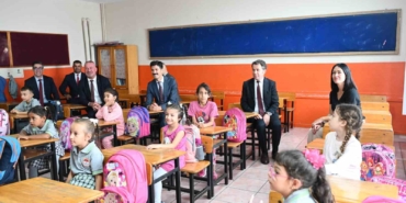 Başkan Karabatı öğrencilerin okul heyecanına ortak oldu