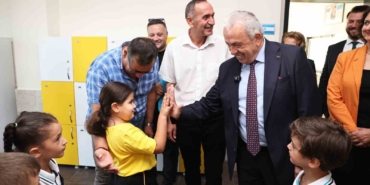 Başkan Şadi Özdemir öğrencilerin ilk gün heyecanını paylaştı