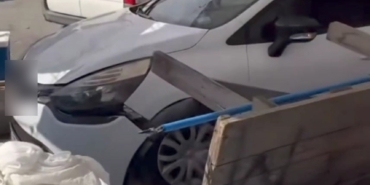 Beykoz’da fren yerine gaza basan sürücü pazar alanına daldı: 2 yaralı