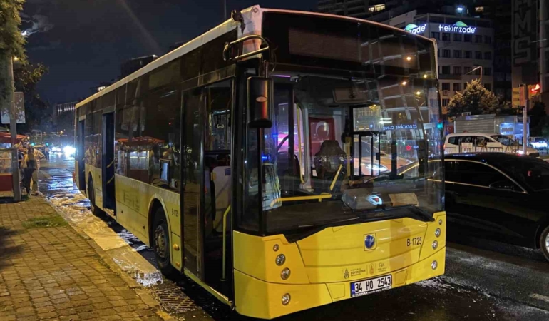 Beyoğlu’nda İETT otobüsünde korkutan yangın