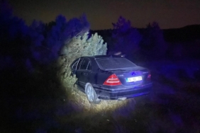 Bilecik’te alkollü sürücünün kullandığı otomobil ormanlık alana uçtu