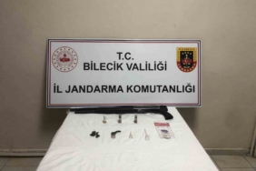 Bilecik’te ekiplerden kaçan şüpheli, uyuşturucu madde ve ruhsatsız tüfek ile yakalandı