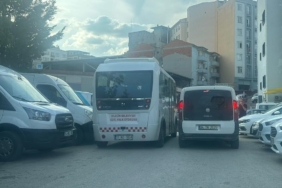 Bilecik’te gelişi güzel park eden araçlar trafiği zora sokuyor