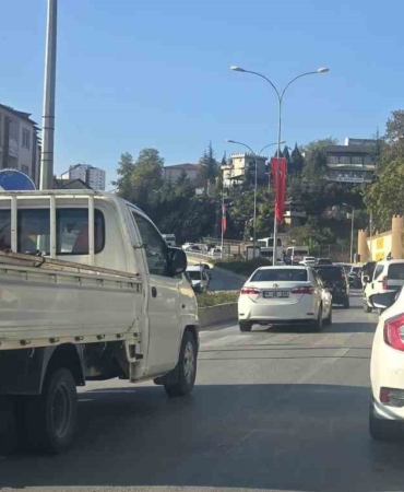 Bilecik’te okulların açıldığı ilk günde trafik çilesi