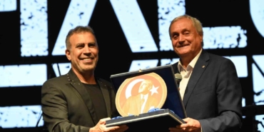 Bozüyük kurtuluşunu sevilen sanatçı Haluk Levent’in konseri ile kutladı