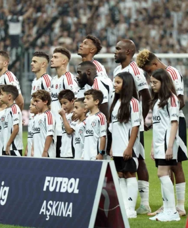 Bronckhorst’tan 2 değişiklik