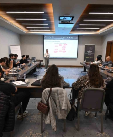 Bursa Business School’da eğitimler devam ediyor