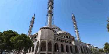 Bursa Valisi Ayyıldız, Türkiye’nin en büyük 3. camisinin inşaatını ziyaret etti