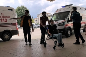 Bursa’da 2 otomobil kafa kafaya çarpıştı: 8 yaralı