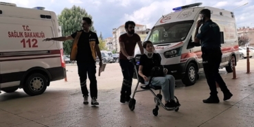 Bursa’da 2 otomobil kafa kafaya çarpıştı: 8 yaralı