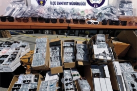 Bursa’da 200 bin liralık kaçak gözlük ele geçirildi