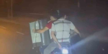 Bursa’da 3 kişi motosikletle yolculuk yapıp yük taşıdı