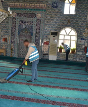 Bursa’da camileri hükümlüler temizledi