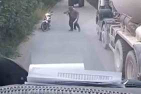 Bursa’da iki sürücünün yol kavgası kamerada