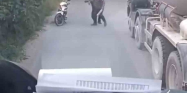 Bursa’da iki sürücünün yol kavgası kamerada