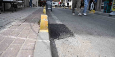 Bursa’da insanların düşmesine sebep olan çukur onarıldı