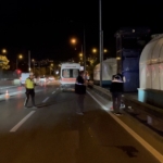 Bursa’da kontrolden çıkan motokurye bariyerlere girdi: 1 ölü