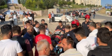 Bursa’da minibüs dereye uçtu: Sürücü nefes kesen operasyonla kurtarıldı