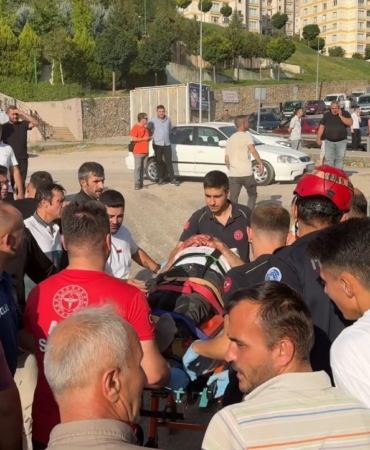 Bursa’da minibüs dereye uçtu: Sürücü nefes kesen operasyonla kurtarıldı