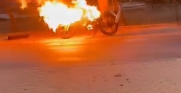 Bursa’da motosiklet alev alev yandı