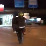Bursa’da motosiklet sürücülerinin tehlikeli yolculukları kamerada