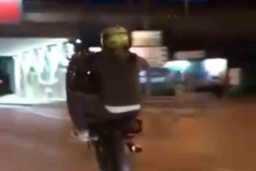 Bursa’da motosiklet sürücülerinin tehlikeli yolculukları kamerada